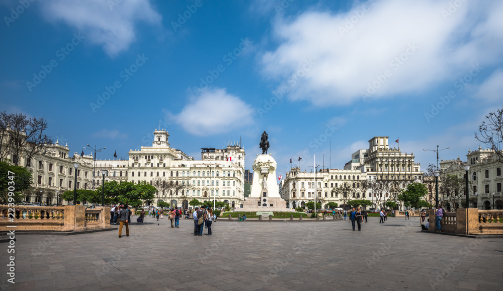 Plaza San Martin in the historic centre of Lima, Peru - obrazy, fototapety, plakaty 