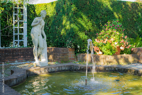 D Bayern Augsburg Spatsommer Im Botanischen Garten Skulptur