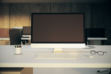 Poster - Blank computer on office desktop
