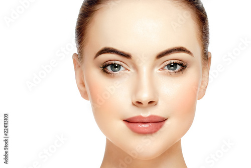 Zdjęcie: Beautiful face woman close up with healthy skin isolated on white Beautiful face woman close up with healthy skin isolated on white