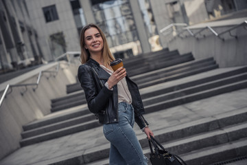 Wall Mural - Girl in city