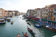 Ausblick von Rialtobrücke auf Canal Grande in Venedig