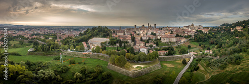 Fotomural Bergamo upper town citta alta panoramic aerial view