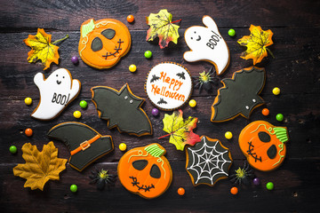 Wall Mural - Halloween Gingerbread Cookies - pumpkin, ghosts, bat,  on woden 