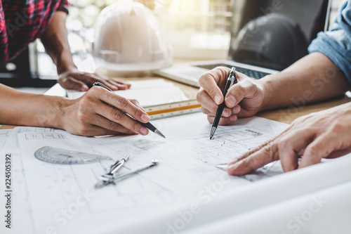 Fotografía Construction and structure concept of Engineer or architect meeting for project