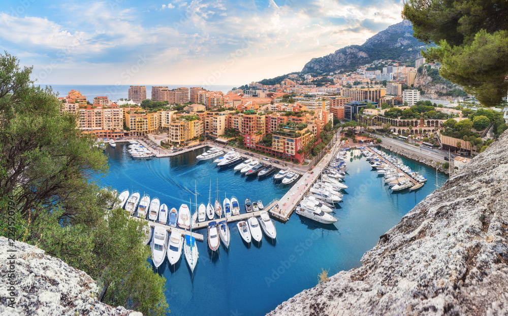 Obraz na płótnie Luxury Monaco-Ville harbour of Monaco, Cote d'Azur w salonie