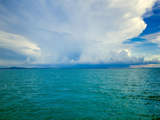 Amazing Idyllic ocean and Cloudy sky in vacation time