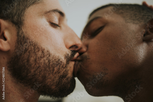 Passionate gay couple making out Fototapet