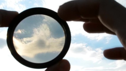 Canvas Print - polarizing filter for camera looking at the sky