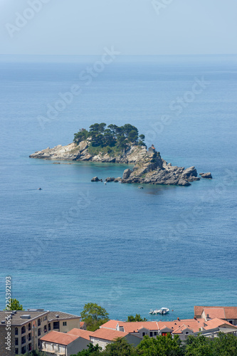 Photographie Two beautiful islets in the sea near Petrovac, Montenegro.