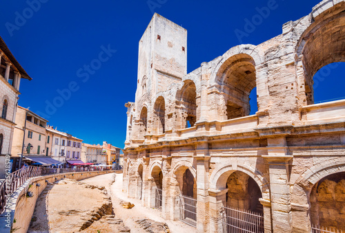 Cuadros en Lienzo Arles, The Amphiteatre - France