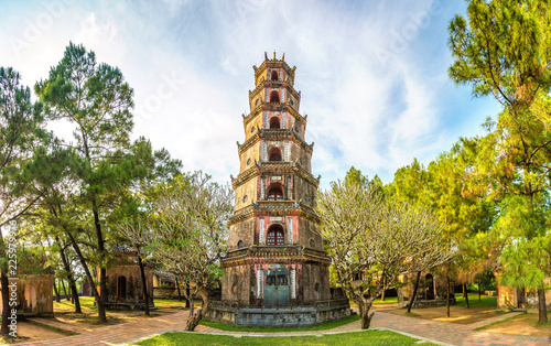 Fotografía Thien Mu Pagoda in Hue, Vietnam