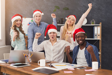 Aufkleber - People work in office in xmas, celebrating success