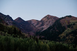 Fototapeta Na sufit - Mountain Peaks at Dusk in the Fall in Utah