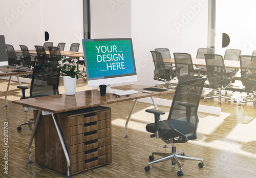 Computer on Wooden Desk in Modern Office Mockup – tuto a podobné šablony  naleznete ve službě Adobe Stock | Adobe Stock