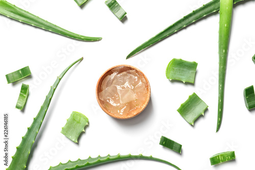 Cuadros en Lienzo Flat lay composition with aloe vera on white background