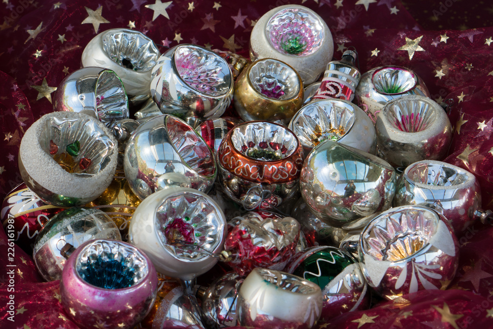 Stock-Foto „Schöne alte Christbaumkugeln aus Lauscha, Handarbeit“