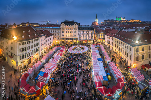 Photo Weihnachtsmarkt in Bratislava, Slovakei