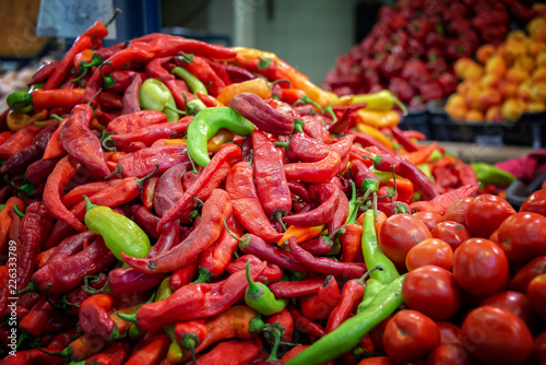 Cuadros en Lienzo Pile of fresh hungarian paprikas at the market in Budapest, Hungary