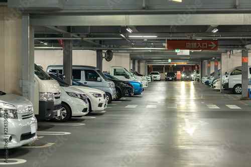 ルール 契約 タワマン マンション 戸建 若者 車離れ 車庫 証明 月極め 地下 高級車 外車 エコ Stock 写真 Adobe Stock
