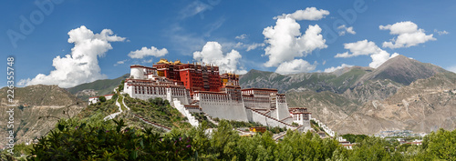 Fotografía Panorama of Potala Palace, Tibet (China, Asia)