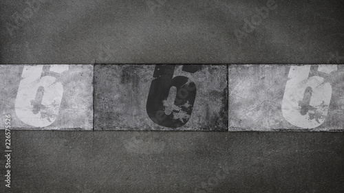 Cuadros en Lienzo number 666 on a gray background