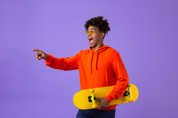 Poster - Portrait of a cheerful young african man