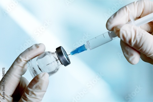 Pinturas sobre lienzo  Human Hand with injection Syringe