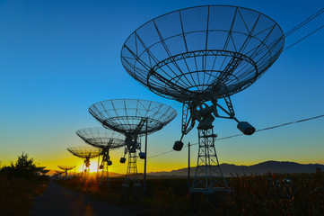 The observatory in the evening,The silhouette of a radio telesco