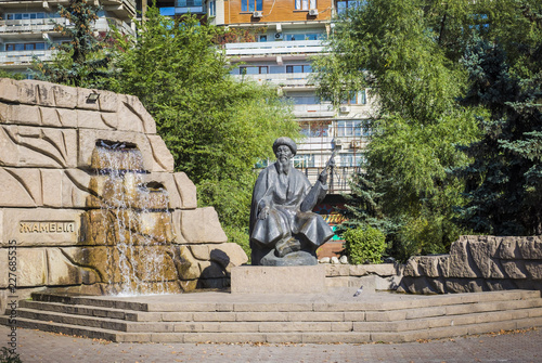 Zdjęcie XXL Zabytek Jambyl Jabayev, Almaty, Kazachstan