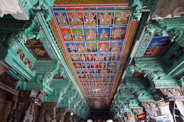 Wall Mural - Ceiling Meenakshi Sundareswarar Temple in Madurai, South India