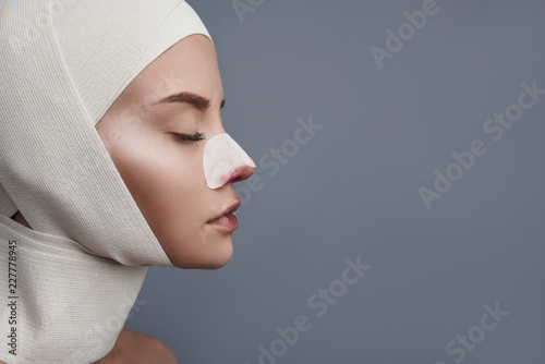 Obraz na plátně Head with bandages