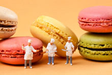 Miniatures Peoples : Chefs In Front Of Delicious Macaroons