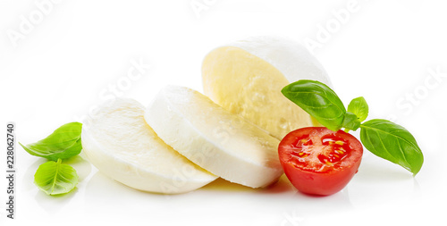 Fotomural Mozzarella cheese on white background