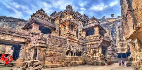 Fototapete - The Kailasa temple, cave 16 in Ellora complex. UNESCO world heritage site in Maharashtra, India