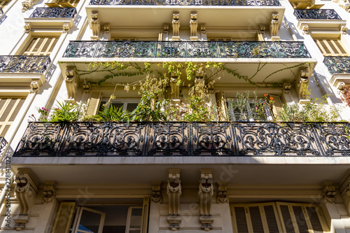 Photographie Historic and beautifully decorated facade of a building in Nice, France