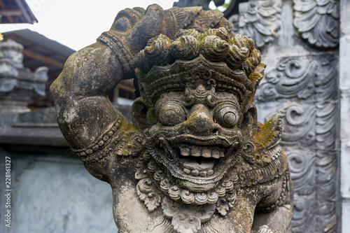 Cuadros en Lienzo Traditional stone statues depicting demons, gods and Balinese mythological deiti