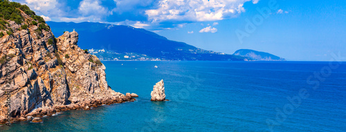 Cuadros en Lienzo Sea view with Ayu-Dag mountain in a distance, Crimea