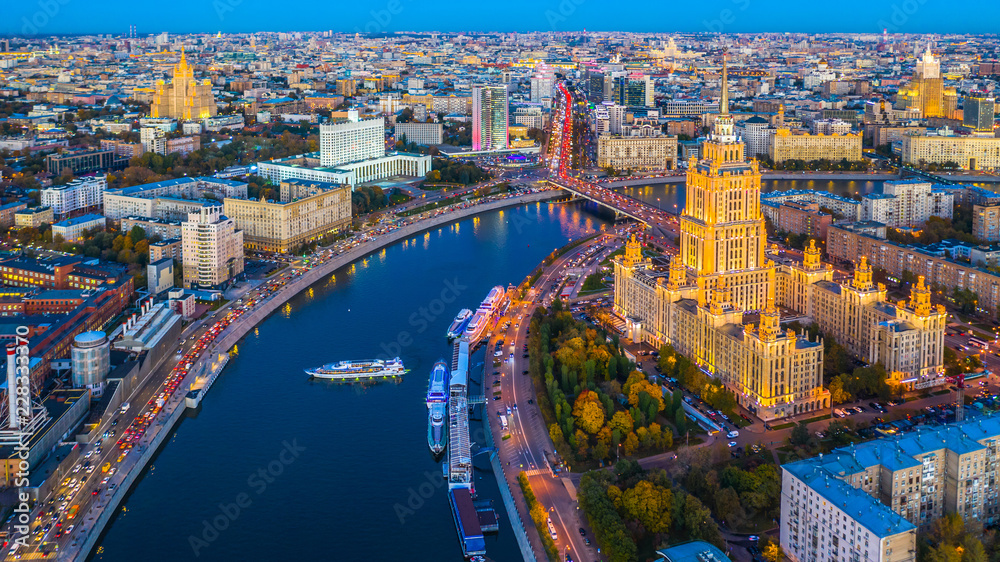 Obraz na płótnie Aerial view of Moscow City with Moscow River, Russia, Moscow skyline with the historical architecture skyscraper and Moskva River and Arbat street bridge, Moscow, Russia. w salonie