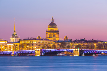 Wall Mural - Saint Isaac cathedral and Admiralty building and Neva river at twilight Saint Petersburg, Russia.