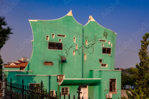 Grunes Haus Mit Geschwungener Fassade In Qingdao China Buy This