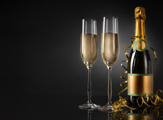 Aufkleber - Champagne bottle and flutes for Christmas celebration