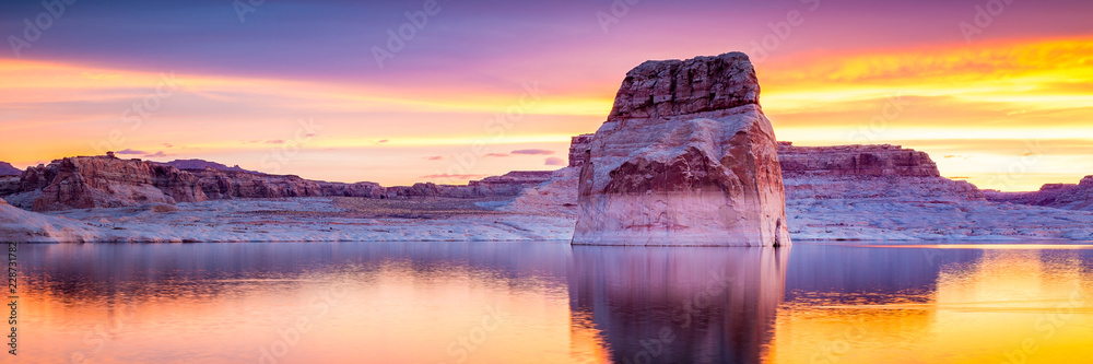 Lake Powell in Arizona - obrazy, fototapety, plakaty 