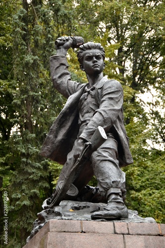 Plakat Pomnik pioniera bohatera Marata Kazei w Mińsku