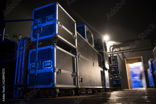 Fotografía Preparing the stage for a concert