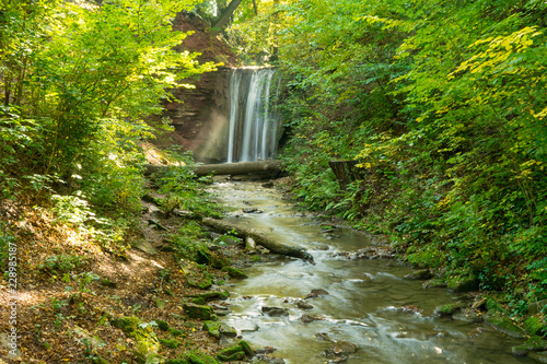 Foto Waterfall at the spa garden in the german city Heilbad Heiligenstadt