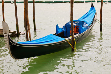 Wall Mural - Traditional venetian gondola