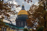 Fototapeta Panele - The dome of St. Isaac's Cathedral in St. Petersburg. A work of classical architecture. Author Voronikhin.