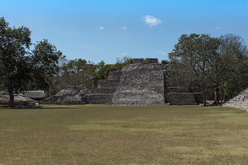 Wall Mural - Ruins of the ancient Mayan city of Edzna near campeche, mexico