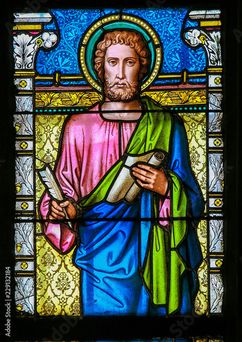 Fotografía Stained Glass - St Luke the Evangelist